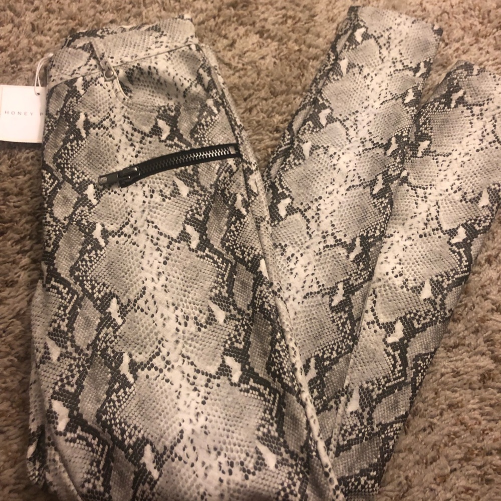 Honey Punch Dolls Kill Snakeskin Pants